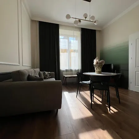 Piotrkowska 67 3*